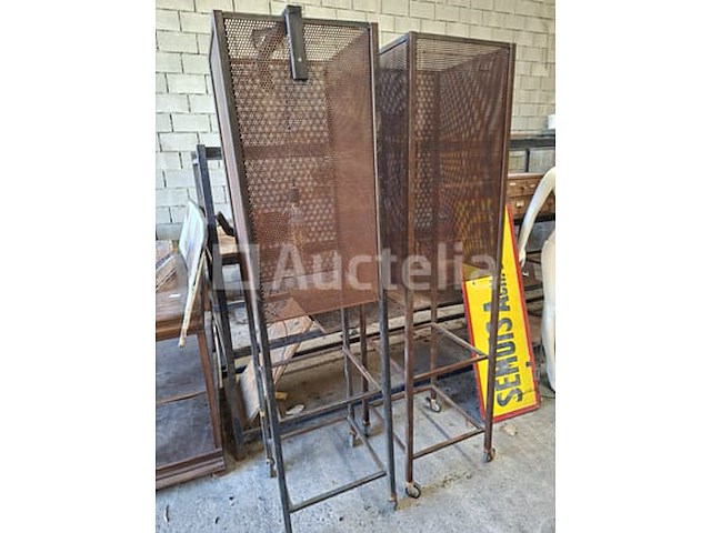 2 buitenlampen op wielen - afbeelding 1 van  1