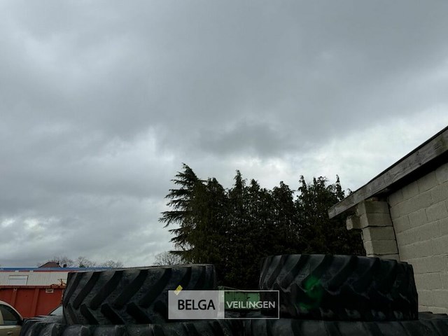 2 buldozerbanden - afbeelding 1 van  1