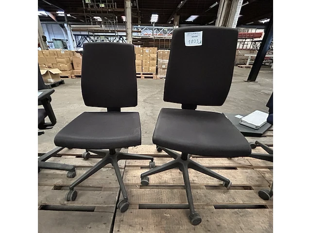 2 bureaustoelen profit - afbeelding 1 van  3