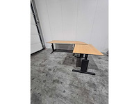 2 bureautafels en 3 bureaustoelen - afbeelding 3 van  4