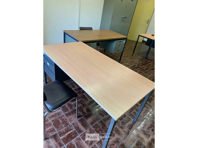 2 burelen met 2 stoelen - afbeelding 3 van  3