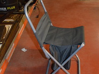 2 campingstoelen, 3 plooibare steekwagens, campingvuurtje - afbeelding 9 van  10