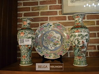 2 chinese vaasjes en bord