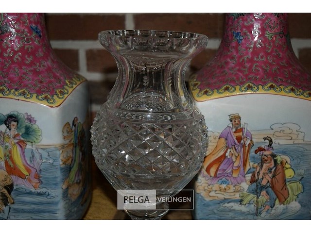 2 chinese vazen en 1 kristallen vaas - afbeelding 2 van  4