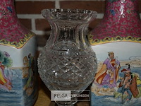 2 chinese vazen en 1 kristallen vaas - afbeelding 2 van  4