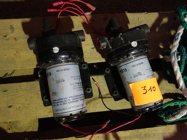 2 circulatiepompen - afbeelding 1 van  1