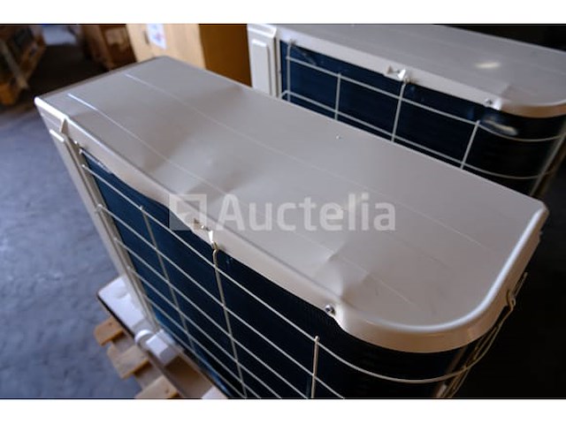 2 daikin buitenlucht-naar-water warmtepompen - afbeelding 2 van  10