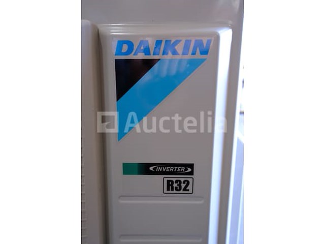 2 daikin buitenlucht-naar-water warmtepompen - afbeelding 8 van  10
