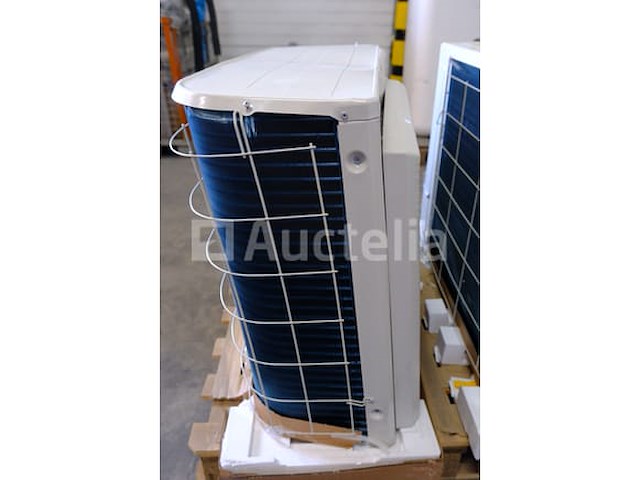 2 daikin buitenlucht-naar-water warmtepompen - afbeelding 1 van  9