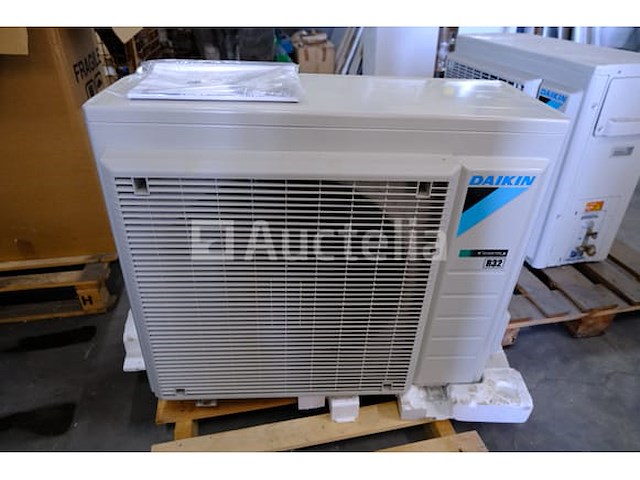 2 daikin buitenlucht-naar-water warmtepompen - afbeelding 5 van  10