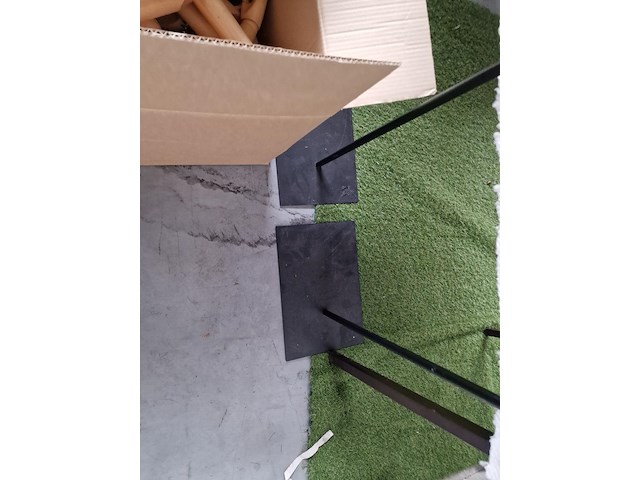 2 damesbustes op voet - afbeelding 4 van  5