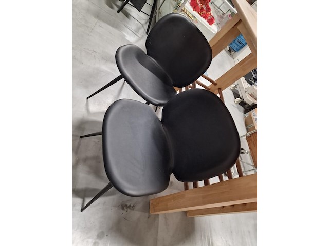 2 dan-form cloud eetkamerstoelen - afbeelding 3 van  3