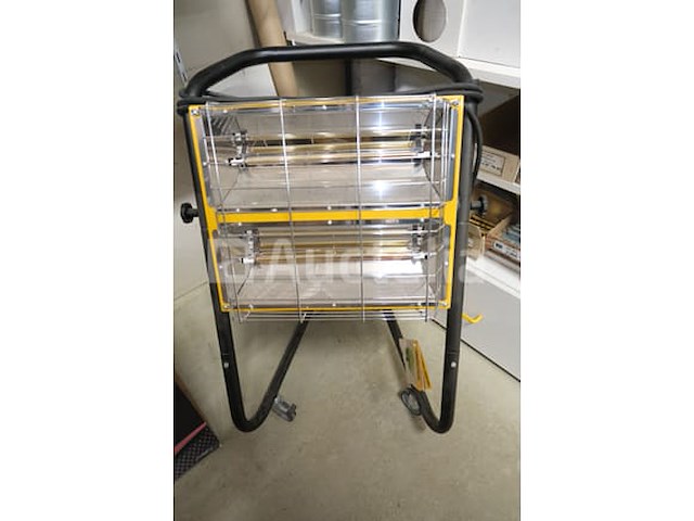 2 dantherm stralingskachels - afbeelding 1 van  9