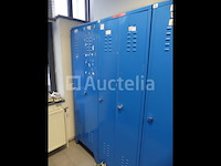 2 delbart garderobe/kluisjes