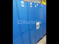 2 delbart garderobe/kluisjes