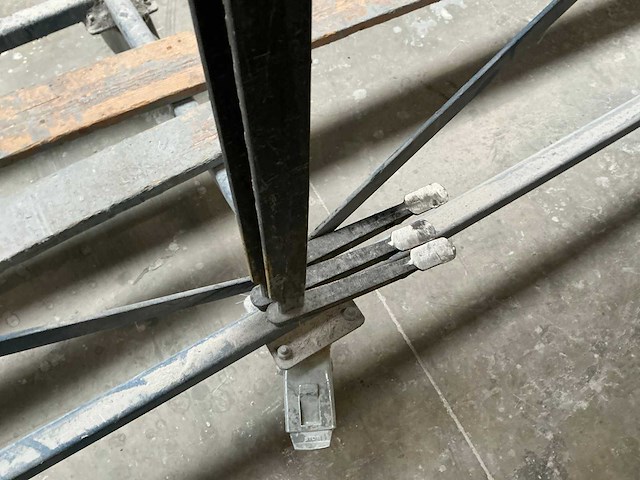 2 delig mobiel werkplatform - afbeelding 10 van  12