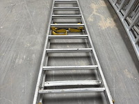 2 delige alu ladder - afbeelding 1 van  2