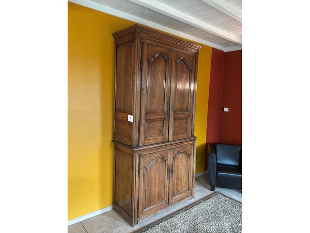 2-delige antieke houten kast - afbeelding 2 van  3