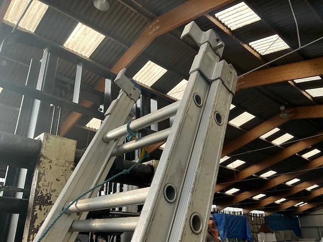 2 delige schuifladder - afbeelding 4 van  4