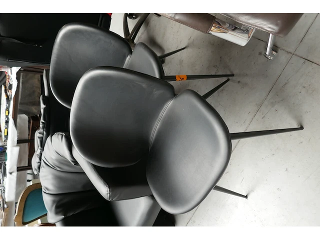 2 design stoelen - afbeelding 1 van  3