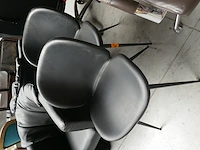 2 design stoelen
