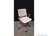 2 design vergadertafelstoelen haworth - afbeelding 3 van  7