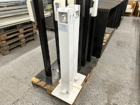 2 desinfectie dispensers - afbeelding 1 van  3