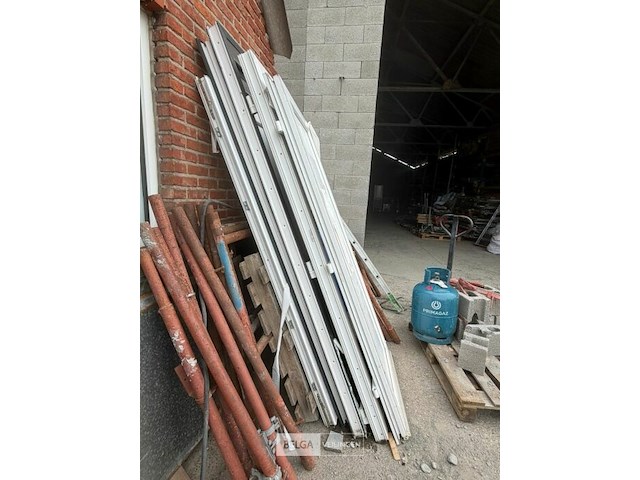 ± 2 deuren + 3 pvc ramen - afbeelding 2 van  6