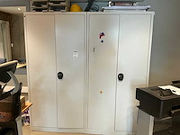 2-deurs metalen archiefkast (2x) - afbeelding 1 van  1