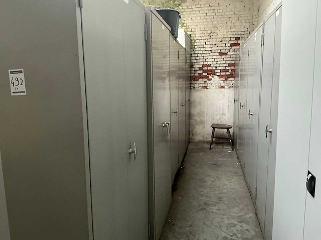 2-deurs metalen archiefkast (5x) - afbeelding 1 van  4