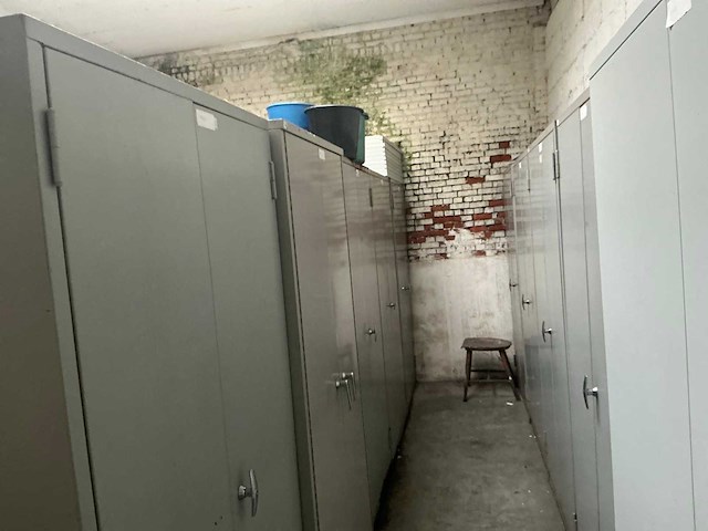 2-deurs metalen archiefkast (5x) - afbeelding 2 van  4