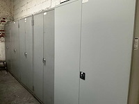 2-deurs metalen archiefkast (5x) - afbeelding 1 van  4