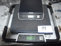 2 digitale weegschalen