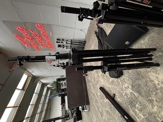 2 div luidsprekersstatieven - afbeelding 1 van  3