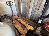 2 div manuele transpaletten - afbeelding 1 van  2