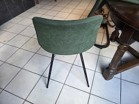 2 div tafels met div stoelen - afbeelding 6 van  10