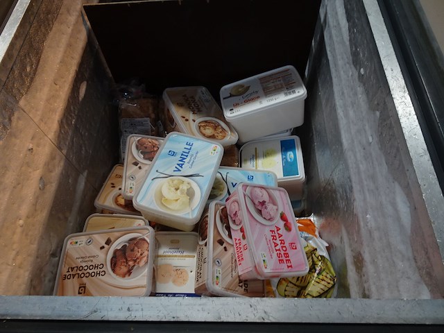 2 diverse bakdiepvriezers + inhoud - afbeelding 2 van  5