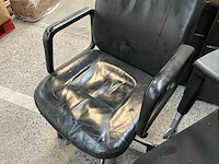 2 diverse bureaustoelen waaronder ahrend - afbeelding 4 van  10
