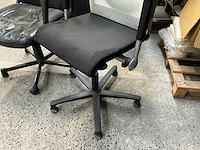 2 diverse bureaustoelen waaronder ahrend - afbeelding 8 van  10