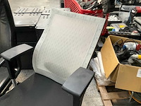 2 diverse bureaustoelen waaronder ahrend - afbeelding 10 van  10