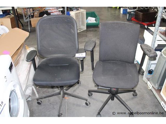 2 diverse bureaustoelen - afbeelding 1 van  1