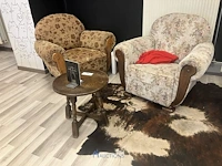 2 diverse fauteuils