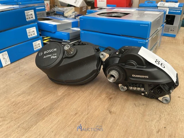 2 diverse fietsmotors - afbeelding 1 van  9