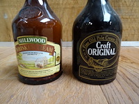 2 diverse flessen alcoholische drank - afbeelding 2 van  3