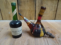 2 diverse flessen alcoholische drank - afbeelding 1 van  4