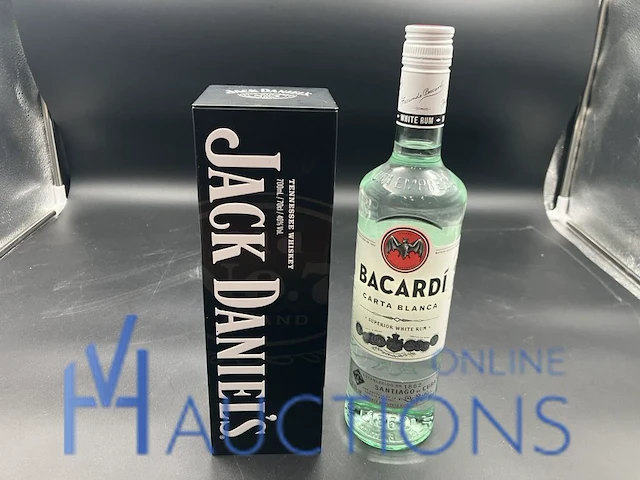 2 diverse geestrijke dranken bacardi en jack daniels - afbeelding 1 van  3