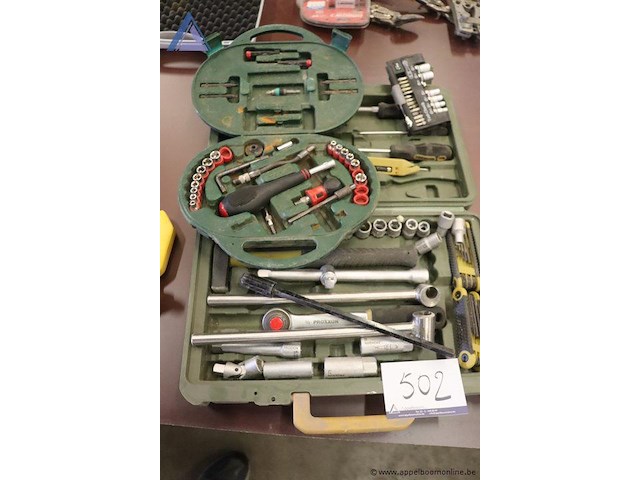 2 diverse gereedschapsets - afbeelding 1 van  3