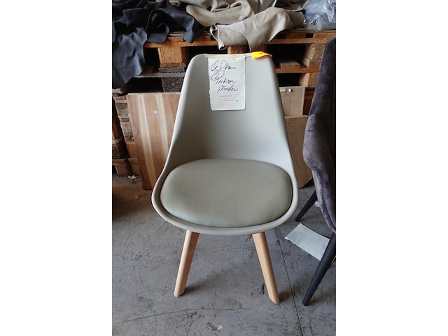 2 diverse indoorstoelen - afbeelding 2 van  3