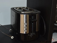 2 diverse keukenapparaten, wo. broodrooster en sandwichmaker, werking niet gekend - afbeelding 2 van  2