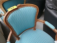 2 diverse louis xv-stijl fauteuil's - afbeelding 2 van  4